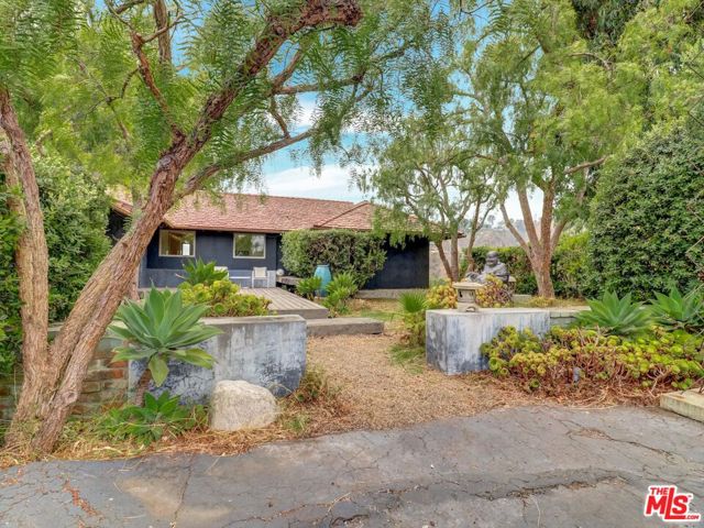 16959 Dulce Ynez Lane photo 1