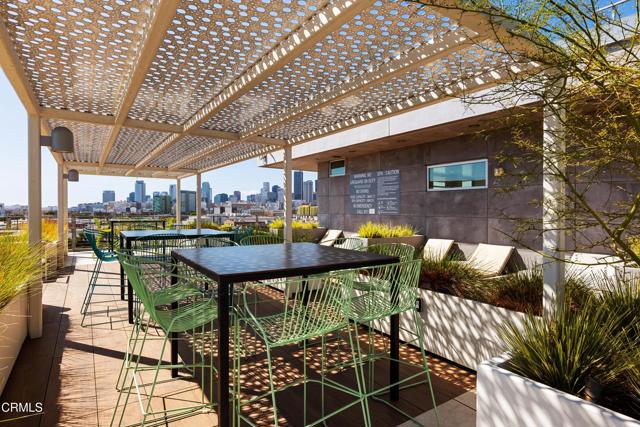 Detail Gallery Image 34 of 40 For 527 Molino St #110,  Los Angeles,  CA 90013 - 2 Beds | 1/1 Baths