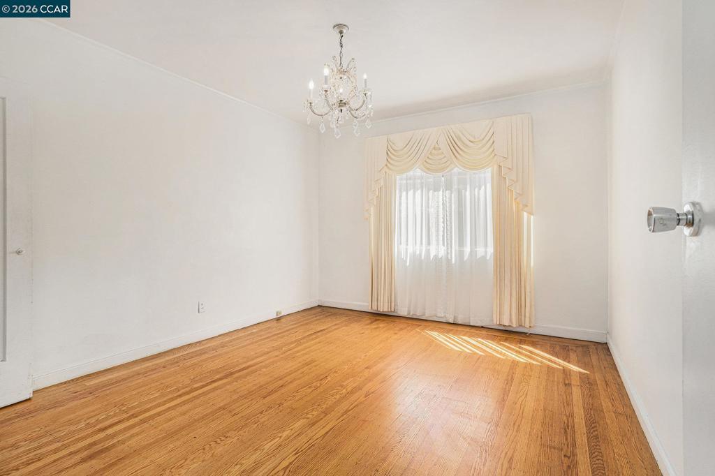 https://media.crmls.org/mediaz/fb3aca38-dc2a-4138-be0e-bcbaec389a08.jpg?preset=X-Large