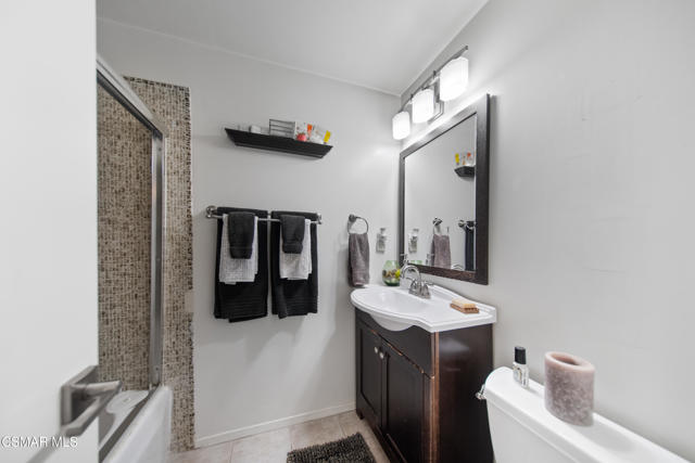 2719 Licia Place, Simi Valley CA: https://media.crmls.org/mediaz/fb3b166d-5431-4819-bb34-846c515b406f.jpg