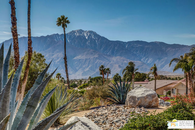 64670 Pinehurst Circle, Desert Hot Springs CA: https://media.crmls.org/mediaz/fb3b8b1f-29ab-4366-a06d-d14276c24c98.jpg