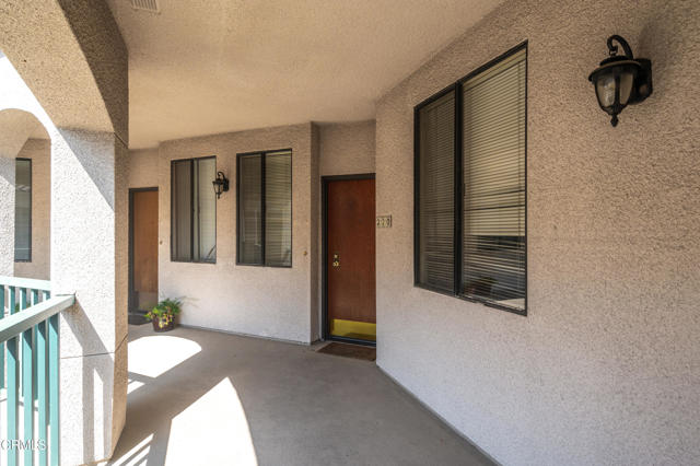 Detail Gallery Image 7 of 38 For 4201 via Marisol #330,  Los Angeles,  CA 90042 - 2 Beds | 2 Baths