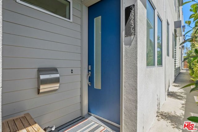 3623 1/2 S Centinela Avenue, Los Angeles CA: https://media.crmls.org/mediaz/fb3bcef6-4c48-4e65-8ea6-7bdee5c86bc5.jpg