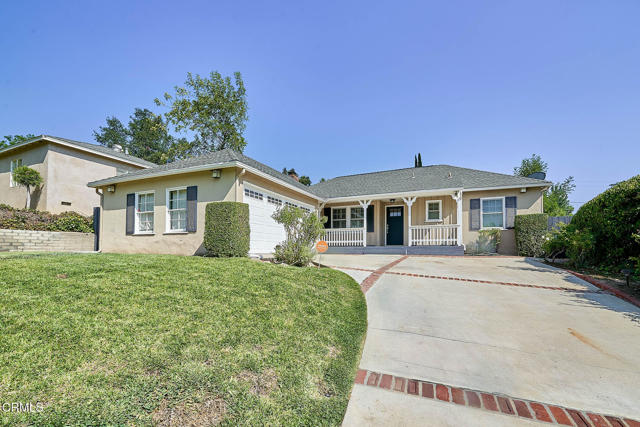 4916 Rupert Lane, La Canada Flintridge CA: https://media.crmls.org/mediaz/fb3bdfd4-ef1b-46a4-9f49-491623667be9.jpg