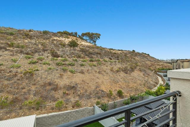 8177 Rose Quartz Circle, San Diego CA: https://media.crmls.org/mediaz/fb3c3a25-8bc8-45a1-aa27-03cd66f42519.jpg