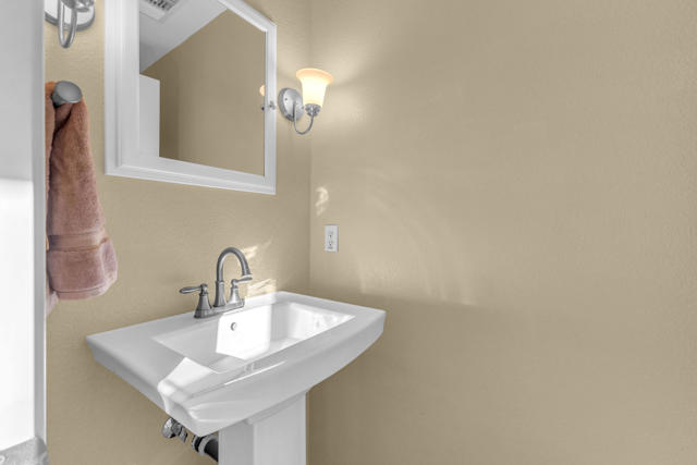 83480 Firecliff Court Court, Indio CA: https://media.crmls.org/mediaz/fb3c4e45-6490-4251-829a-4c1f156f0273.jpg