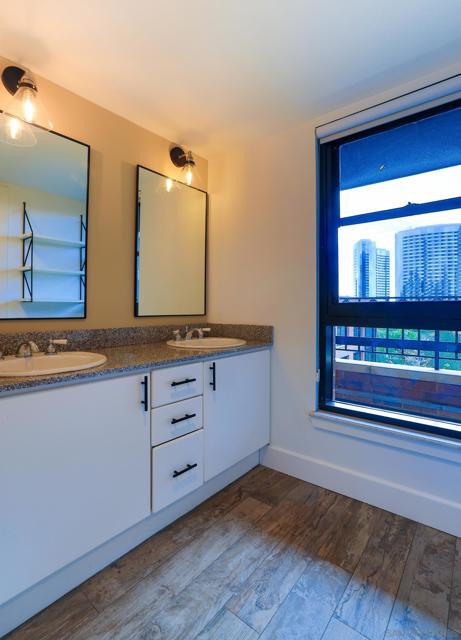 500 W Harbor Dr, San Diego CA: https://media.crmls.org/mediaz/fb3c5fa9-568c-4d72-93c2-7f18c57fdf2b.jpg