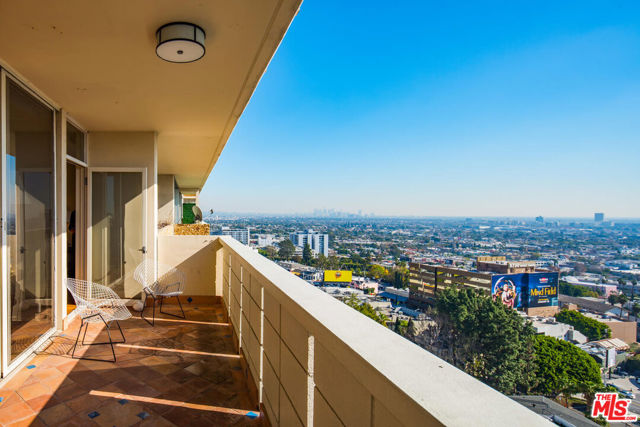 8787 Shoreham Drive, West Hollywood CA: https://media.crmls.org/mediaz/fb3c9763-6288-4318-9fd9-936e6da77276.jpg