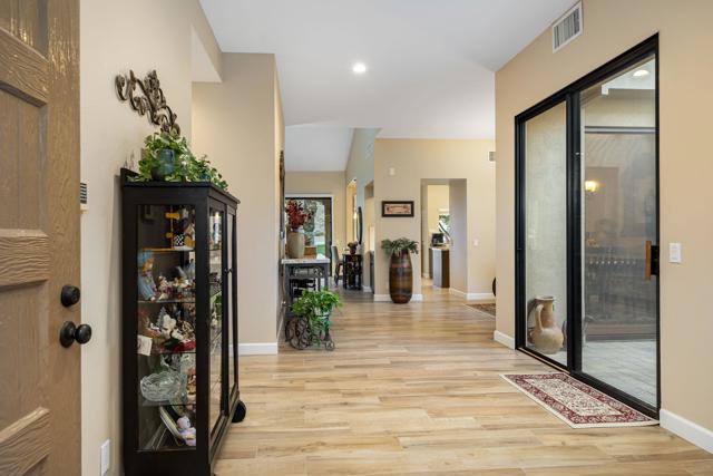 54639 Riviera, La Quinta CA: https://media.crmls.org/mediaz/fb3ca1c2-390c-4a5d-ad7b-87699aeb8b13.jpg