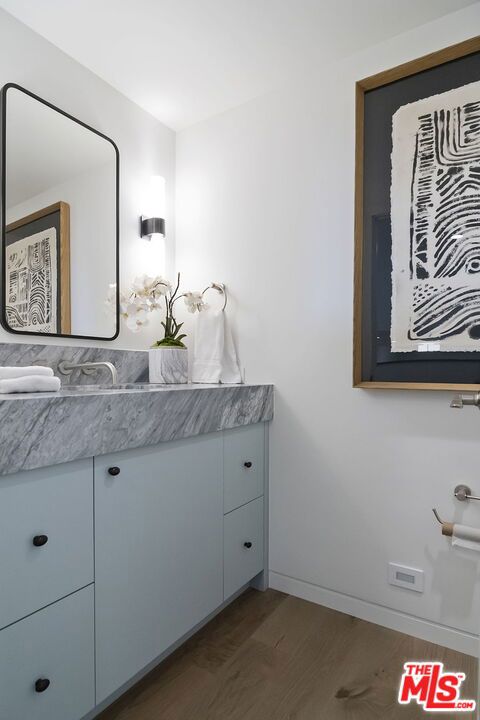 1305 Duende Lane, Pacific Palisades CA: https://media.crmls.org/mediaz/fb3cce4d-4664-4271-824e-ed061d5ed63b.jpg