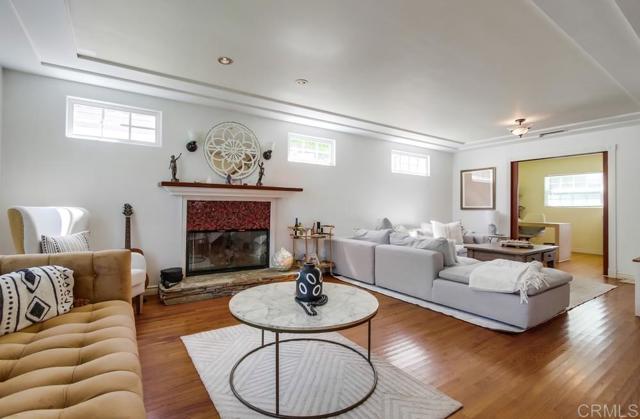 Detail Gallery Image 8 of 41 For 4141 Whittier St, –,  CA 92107 - 3 Beds | 2 Baths