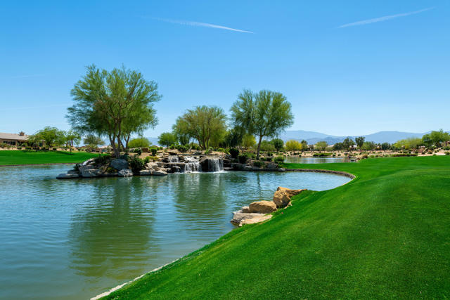 39007 Camino Orquesta, Indio CA: https://media.crmls.org/mediaz/fb3db4b4-ba59-4893-bc1e-2c35a374ad5a.jpg
