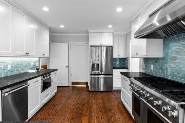 680 Fairway Circle, Hillsborough CA: https://media.crmls.org/mediaz/fb3df23c-b664-40cc-a793-8dd2e35a7541.jpg