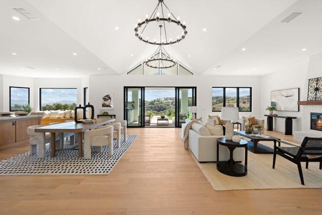 5120 Creek Oak Dr, Fallbrook CA: https://media.crmls.org/mediaz/fb3ea0d9-10ea-4677-bb4f-c7f3a7f71a7d.jpg