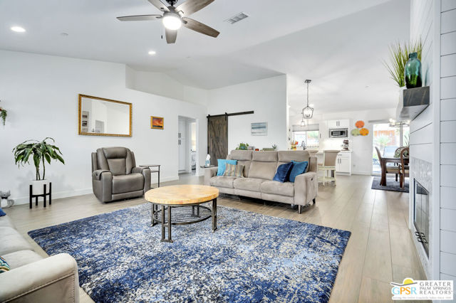 57745 San Tropeze Drive, Yucca Valley CA: https://media.crmls.org/mediaz/fb3ef60e-c780-4a9c-88f3-efb284bc944d.jpg