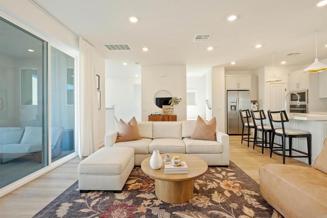 15751 Wainwright Way, San Diego CA: https://media.crmls.org/mediaz/fb3f1d73-0613-43de-b242-c33aa584c7d6.jpg