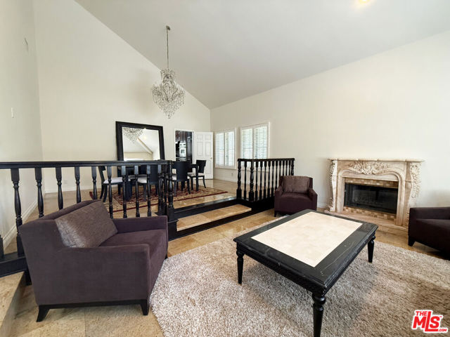 15020 Encanto Drive, Sherman Oaks CA: https://media.crmls.org/mediaz/fb3f552f-782b-4ee2-9ce5-fd4588ed3893.jpg