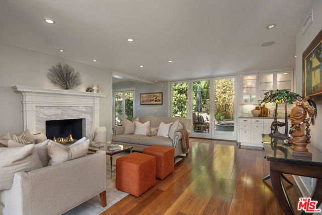 13481 Bayliss Road, Los Angeles CA: https://media.crmls.org/mediaz/fb3f7409-dd46-4a73-b907-818dc807f0ca.jpg