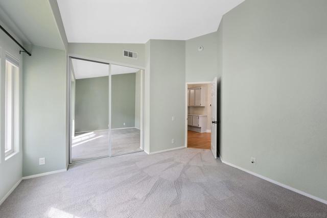2241 Willowbrook St, Escondido CA: https://media.crmls.org/mediaz/fb3ff7fd-eb13-4890-91e8-e2e136082256.jpg