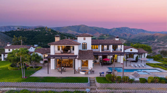 1451 E La Loma Avenue, Somis CA: https://media.crmls.org/mediaz/fb4002b1-5766-42a2-b793-032bf74bab5b.jpg