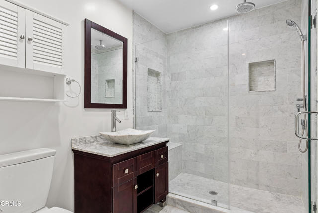 Detail Gallery Image 13 of 23 For 4242 Van Nuys Bld, Los Angeles,  CA 91403 - 3 Beds | 3 Baths