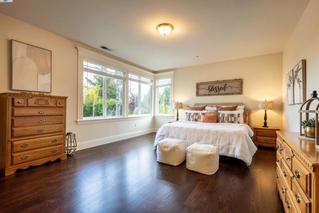 2522 Wood Hollow Dr, Livermore CA: https://media.crmls.org/mediaz/fb40b68b-1fe9-4306-a5ff-b554813eaae3.jpg