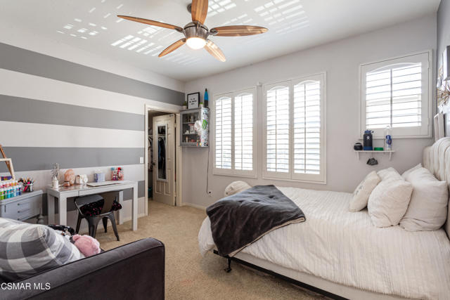 68 E Twisted Oak Drive, Simi Valley CA: https://media.crmls.org/mediaz/fb415ba8-d482-4588-bf0a-d25dcb279265.jpg