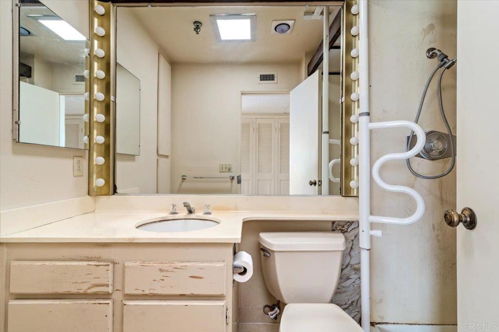 https://media.crmls.org/mediaz/fb41b989-688e-46bf-a896-cc267b89cd76.jpg?preset=X-Large