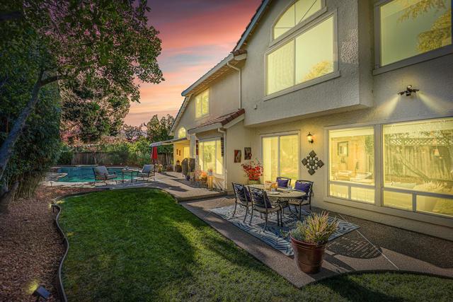 3239 Pinot Blanc Way, San Jose CA: https://media.crmls.org/mediaz/fb4275db-a4fc-4b65-826b-02047057d09f.jpg