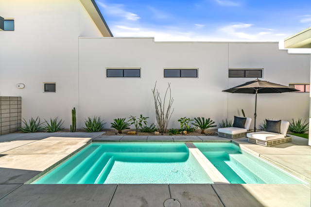 1346 Bacall Way, Palm Springs CA: https://media.crmls.org/mediaz/fb42be08-601a-451c-9570-f728bb778a3b.jpg