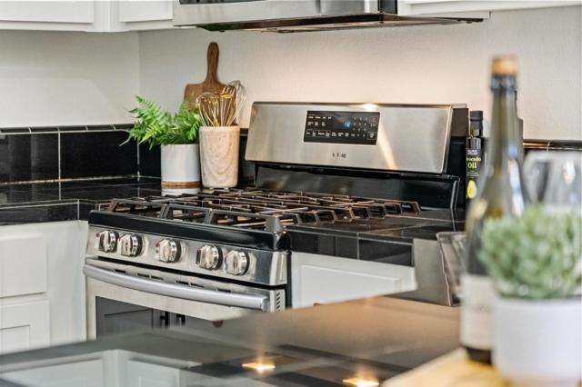 5666 Belleza Drive, Pleasanton CA: https://media.crmls.org/mediaz/fb42d1d4-84e9-4bea-bb9e-95d6142378bc.jpg