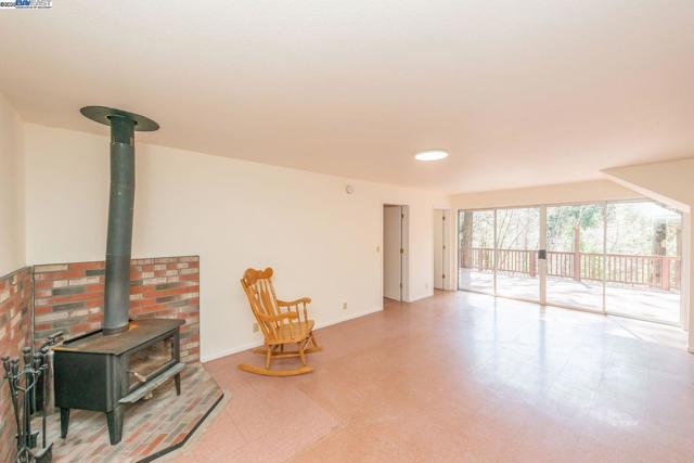 121 Mountain Aire Ln, Trinity Center CA: https://media.crmls.org/mediaz/fb42e7c4-fed1-47da-8c17-c230c0db3bce.jpg