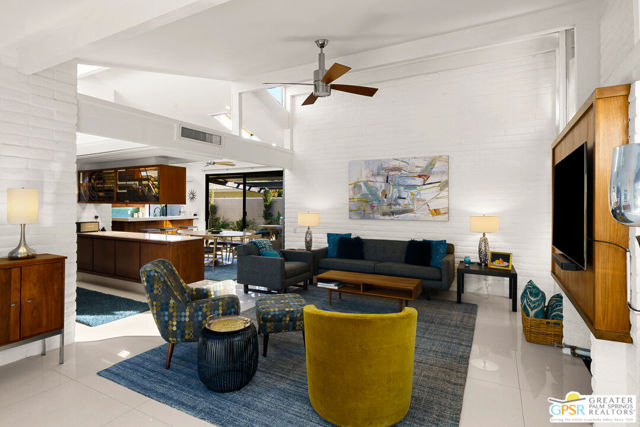 555 W Arenas Road #6, Palm Springs, CA 92262