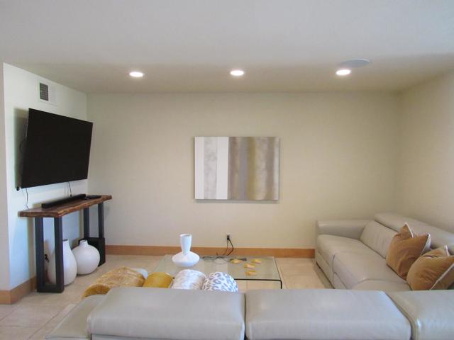 48440 Racquet Lane, Palm Desert CA: https://media.crmls.org/mediaz/fb4389e3-18c9-480e-9e73-4d78dabb8505.jpg