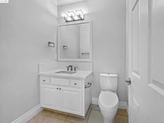 1127 Santa Margherita Way, Brentwood CA: https://media.crmls.org/mediaz/fb43ae79-cda8-4966-94e7-df5b4159ee53.jpg