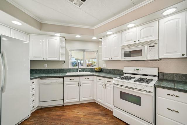 Detail Gallery Image 17 of 54 For 29090 Camino Alba, Murrieta,  CA 92563 - 3 Beds | 2 Baths