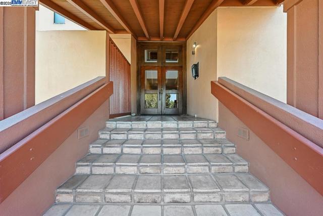 456 Mariners Island Blvd, San Mateo CA: https://media.crmls.org/mediaz/fb45c847-47d6-4c14-9d9b-dfd4e3b704bd.jpg