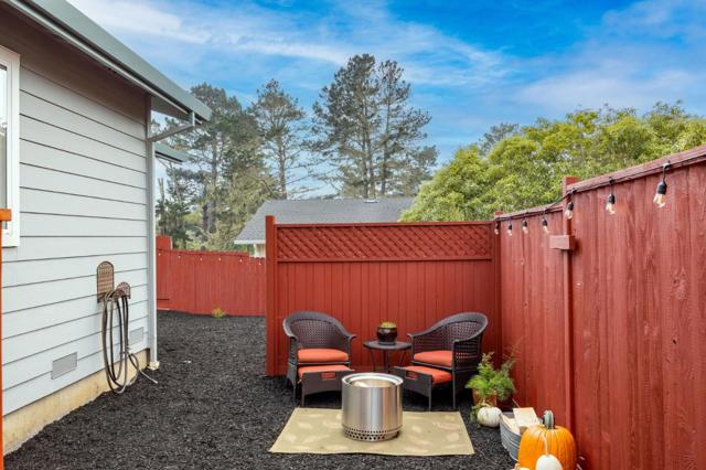 9690 Cabrillo Highway, Moss Beach CA: https://media.crmls.org/mediaz/fb468011-9d89-4220-af55-29aa28d3b4ba.jpg