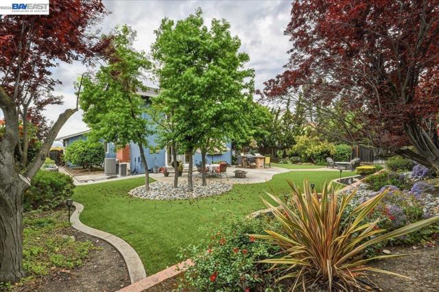 466 Crystalline Dr, Fremont CA: https://media.crmls.org/mediaz/fb470bd5-b2bc-4ceb-9919-3fbf1acd54ef.jpg