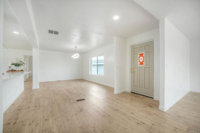 Detail Gallery Image 13 of 47 For 1438 Salem Ct, Oceanside,  CA 92057 - 2 Beds | 2 Baths