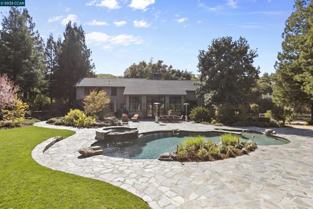 350 Pine Creek Rd, Walnut Creek CA: https://media.crmls.org/mediaz/fb47abb7-e9b0-4a80-acf9-a0ca32a68dd5.jpg