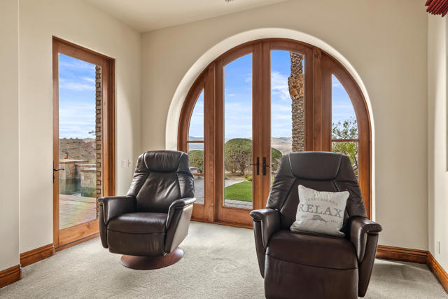 31 Hillcrest Drive, Rancho Mirage CA: https://media.crmls.org/mediaz/fb48919e-265b-4026-a8b1-e822c3da15a3.jpg