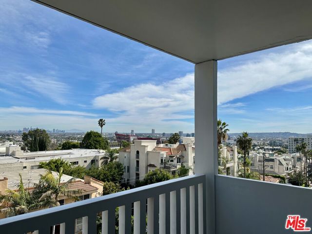 999 North Doheny Drive, 408 photo 8