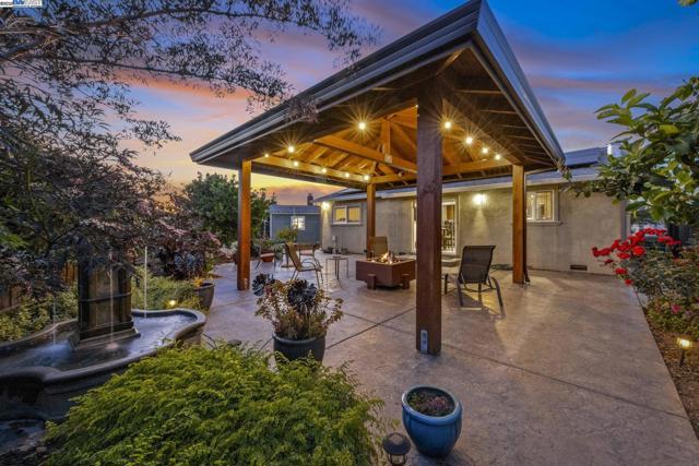 5706 Willkie Pl, Fremont CA: https://media.crmls.org/mediaz/fb4996d0-8e3a-4dc2-b96d-7a83bf3e6119.jpg