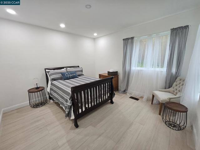 2785 Butters Dr, Oakland CA: https://media.crmls.org/mediaz/fb4a6fb4-56f1-46f9-ad73-f5f573e0b100.jpg
