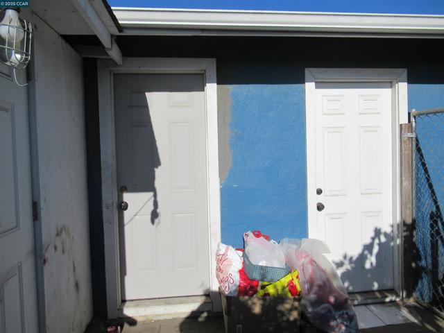 615 15Th St, Richmond CA: https://media.crmls.org/mediaz/fb4b4f40-bc4b-4e42-bfc4-36de3edec670.jpg