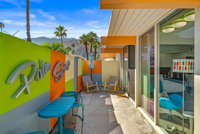 1111 E Palm Canyon Drive, Palm Springs CA: https://media.crmls.org/mediaz/fb4c03c7-cefb-4a51-8289-ebe911325973.jpg