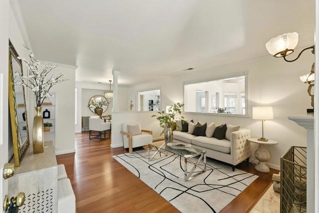 511 Marine View Avenue, Belmont CA: https://media.crmls.org/mediaz/fb4c22c3-41c1-41b7-ab45-c54ae10d731d.jpg