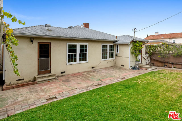 5718 Eveward Road, Culver City CA: https://media.crmls.org/mediaz/fb4c8b72-4195-41e0-a8ac-cf50841be427.jpg