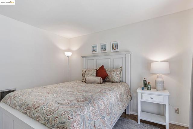 375 Jayne Avenue, Oakland CA: https://media.crmls.org/mediaz/fb4c9122-ef8b-4779-98e3-ba988d48e0c7.jpg